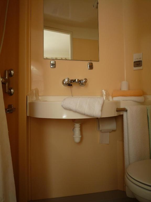 Hotel La Flamme Rouge Saint-Girons  Rum bild